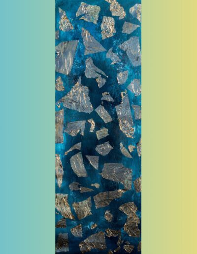 Abstrakte Acrylmalerei in Blau- und Sandtönen, inspiriert vom Meer