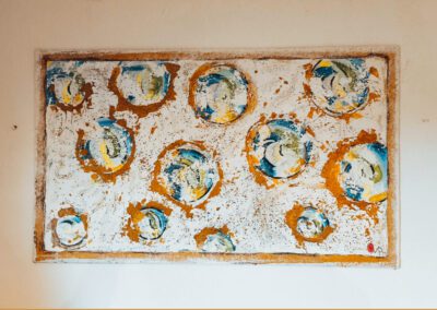 Abstrakte Acrylmalerei mit Kreisformen, Wiederkehr und Kontinuität